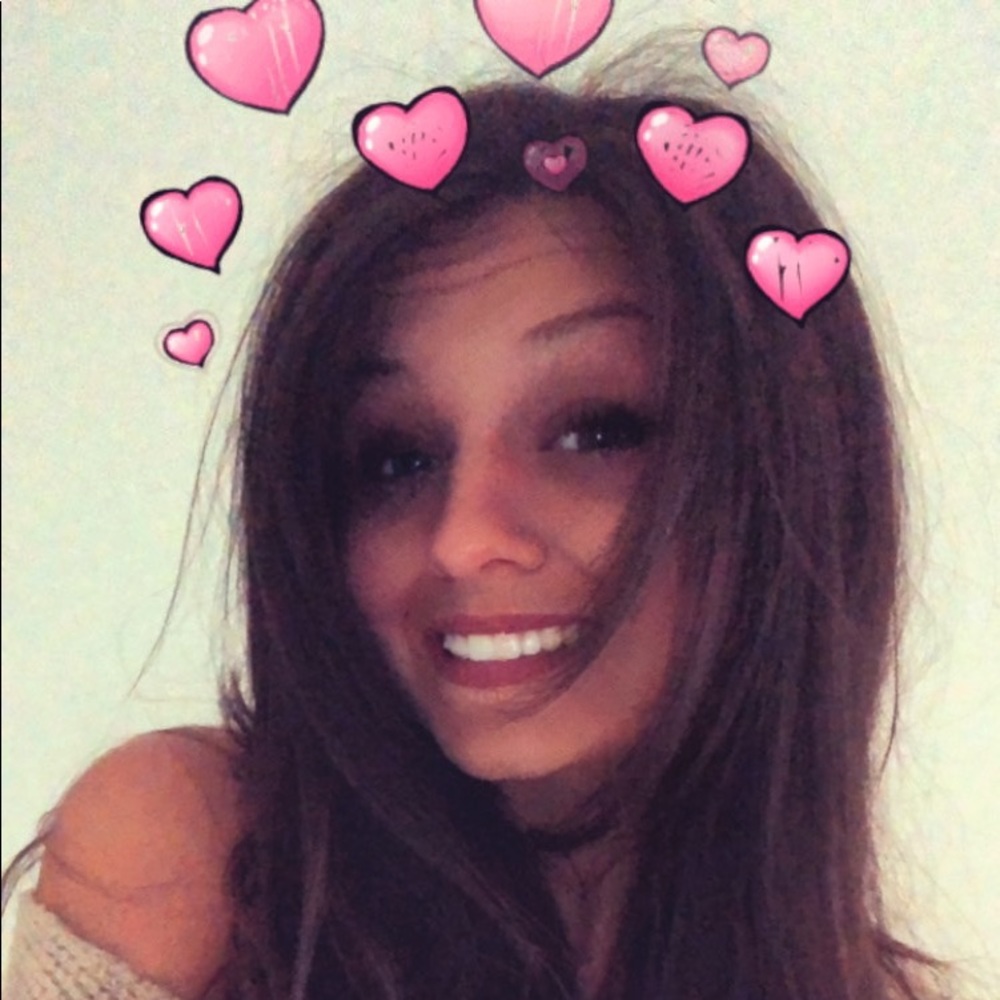 Meet your Posher, Danielle